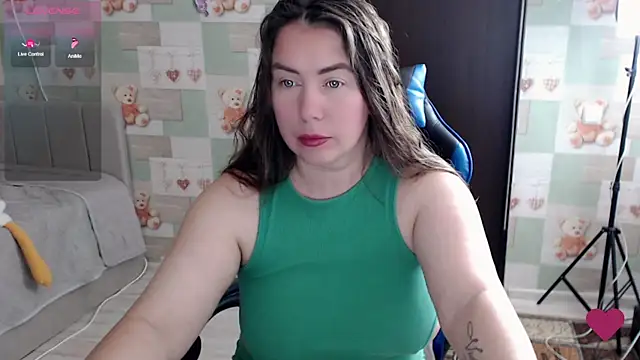 Snapshot of Korolek12 chatting on 06-07-26, 12:20 Korolek12 online show from 06-07-26, 12:20