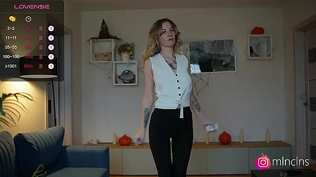 Snapshot of melanielwithu chatting on 10-23-25, 11:31 melanielwithu online show from 10-23-25, 11:31