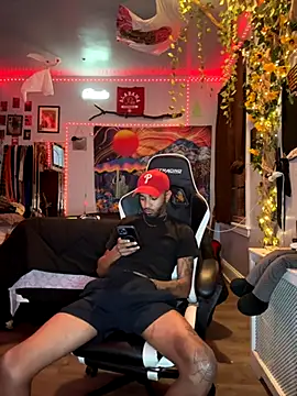 Snapshot of spideyzaddy chatting on 11-21-25, 09:30 spideyzaddy online show from 11-21-25, 09:30