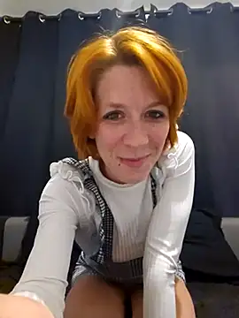 Snapshot of Mymiesexy chatting on 02-20-25, 09:20 Mymiesexy online show from 02-20-25, 09:20