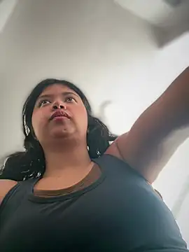 Peach Girll online show from 05-19-26, 03:29