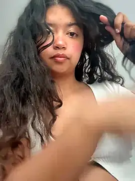 Peach Girll online show from 05-28-26, 02:25