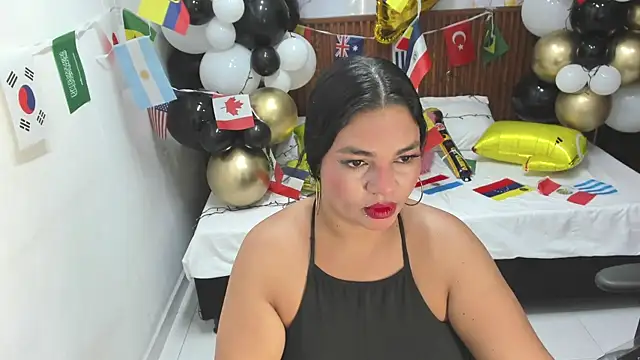 Snapshot of Cloe_35 chatting on 06-10-26, 07:57 Cloe 35 online show from 06-10-26, 07:57