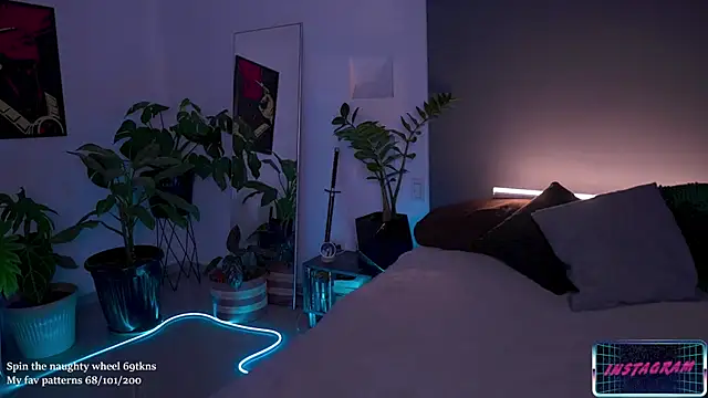 LucyAllenX online show from 11-13-25, 07:46