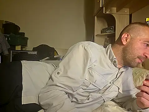 Snapshot of theSmallest-dick chatting on 10-01-25, 02:17 theSmallest-dick online show from 10-01-25, 02:17