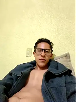 Snapshot of KevinCrz chatting on 10-17-25, 11:40 KevinCrz online show from 10-17-25, 11:40