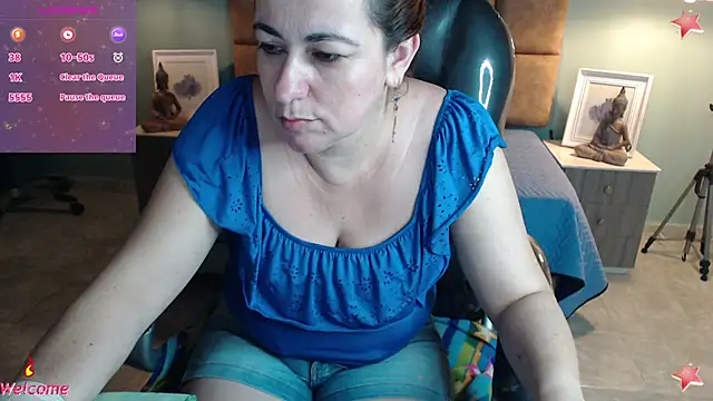 Barbiegomez online show from 02-06-25, 03:16