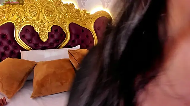 Snapshot of Dulce_26_ chatting on 12-18-24, 05:21 Dulce 26 online show from 12-18-24, 05:21