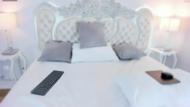 Snapshot of Dulce_26_ chatting on 12-29-24, 02:00 Dulce 26 online show from 12-29-24, 02:00