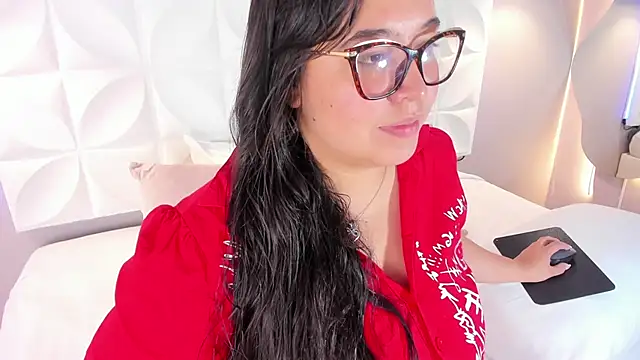 Snapshot of Dulce_26_ chatting on 02-12-25, 05:05 Dulce 26 online show from 02-12-25, 05:05