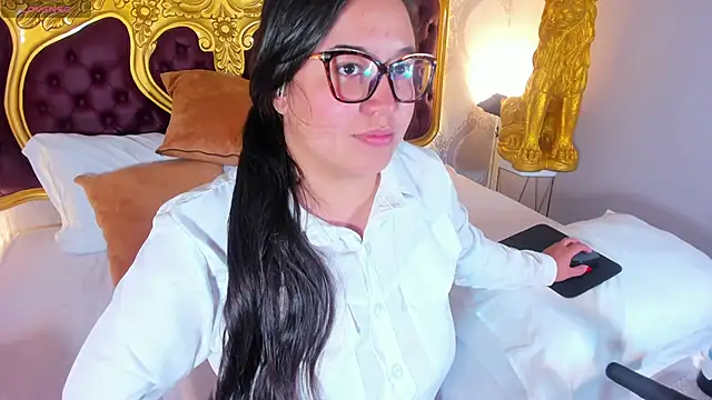 Dulce 26  online show from 11-25-25, 10:32