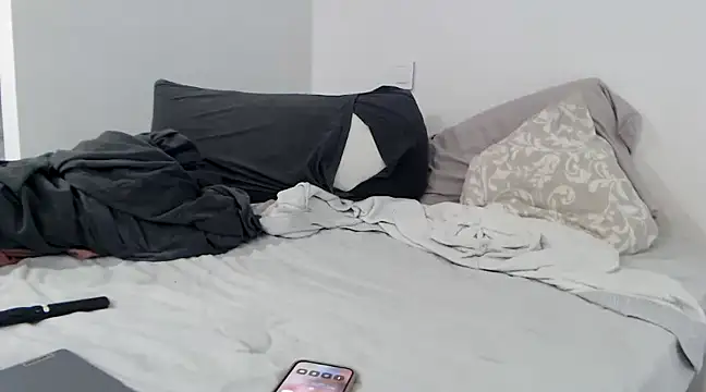 Snapshot of sweeti_Em chatting on 02-05-25, 06:59 sweeti Em online show from 02-05-25, 06:59