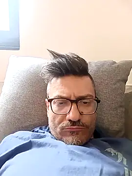 Snapshot of Amaras5 chatting on 03-26-26, 09:26 Amaras5 online show from 03-26-26, 09:26