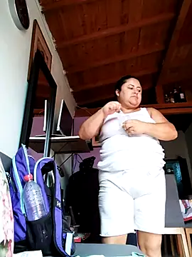 Snapshot of Monseratte21 chatting on 11-14-25, 05:44 Monseratte21 online show from 11-14-25, 05:44