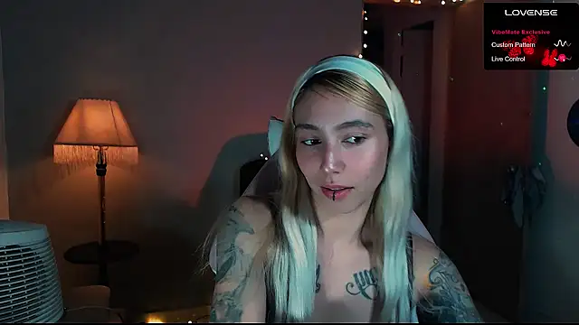 Saucy Jenn online show from 01-25-25, 02:58