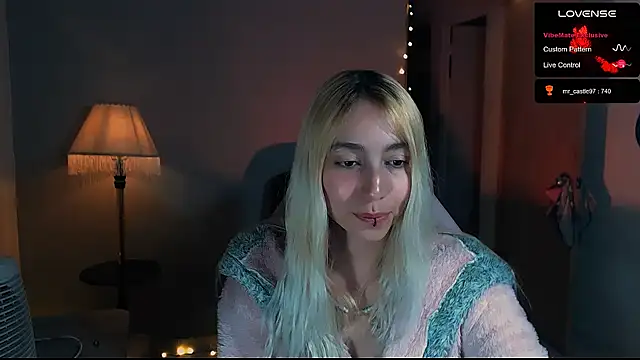 Saucy Jenn online show from 01-26-25, 06:38