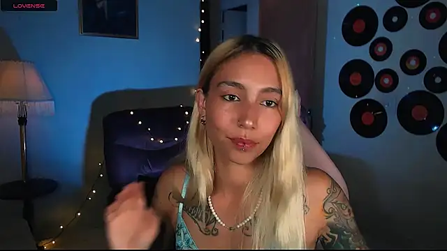 Saucy Jenn online show from 02-20-25, 01:03