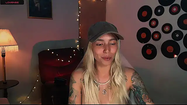 Saucy Jenn online show from 02-22-25, 06:06