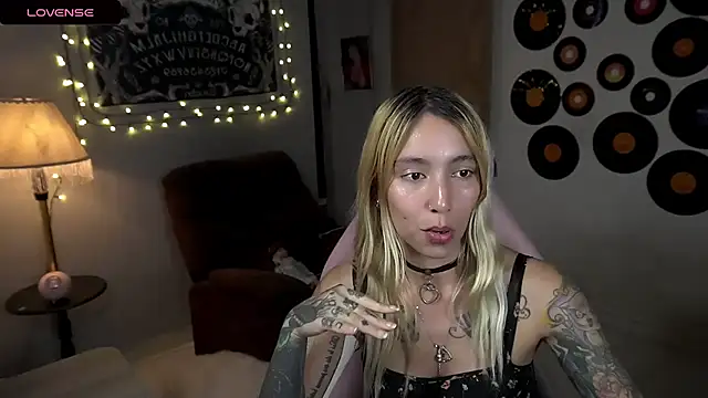 Saucy Jenn online show from 03-23-25, 01:09