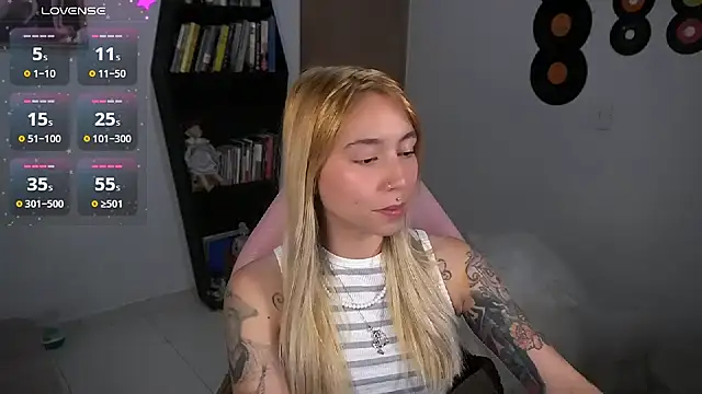 Saucy Jenn online show from 09-17-25, 03:19