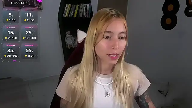 Saucy Jenn online show from 10-05-25, 01:48