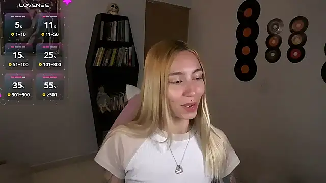 Saucy Jenn online show from 10-12-25, 09:36