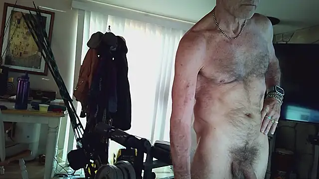 Snapshot of MoonDancer chatting on 09-24-25, 05:27 MoonDancer online show from 09-24-25, 05:27