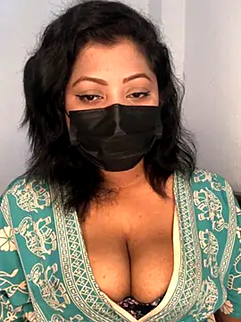 Snapshot of _Cute_ariana_ chatting on 10-28-25, 05:00 Cute ariana online show from 10-28-25, 05:00