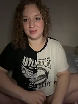 Snapshot of EmmieRae chatting on 09-10-25, 04:01 EmmieRae online show from 09-10-25, 04:01