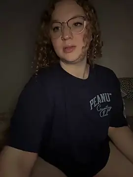 Snapshot of EmmieRae chatting on 09-16-25, 04:57 EmmieRae online show from 09-16-25, 04:57