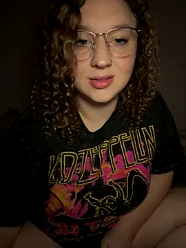 Snapshot of EmmieRae chatting on 10-08-25, 03:26 EmmieRae online show from 10-08-25, 03:26