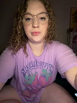 Snapshot of EmmieRae chatting on 10-29-25, 04:37 EmmieRae online show from 10-29-25, 04:37