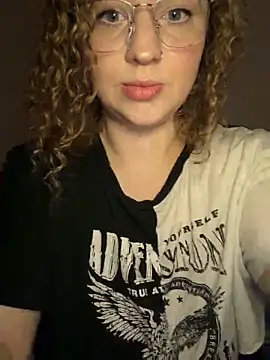 Snapshot of EmmieRae chatting on 11-04-25, 12:26 EmmieRae online show from 11-04-25, 12:26