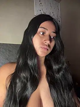 Snapshot of Valentinne_z chatting on 07-25-26, 08:01 Valentinne z online show from 07-25-26, 08:01