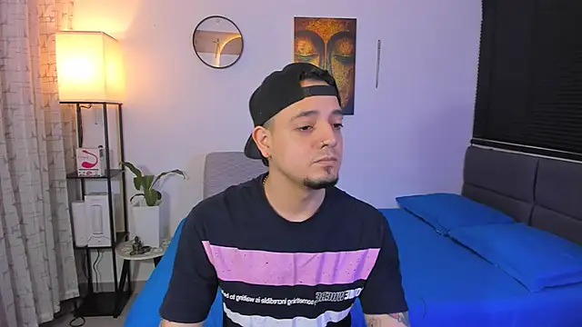Snapshot of alejandro_calderon1 chatting on 05-11-26, 11:46 alejandro calderon1 online show from 05-11-26, 11:46