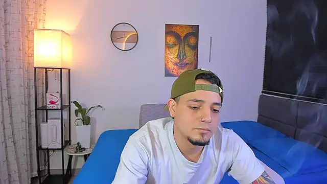 Snapshot of alejandro_calderon1 chatting on 05-14-26, 02:18 alejandro calderon1 online show from 05-14-26, 02:18