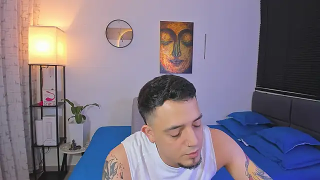 Snapshot of alejandro_calderon1 chatting on 05-18-26, 01:35 alejandro calderon1 online show from 05-18-26, 01:35