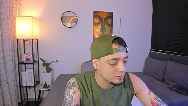 Snapshot of alejandro_calderon1 chatting on 05-29-26, 04:32 alejandro calderon1 online show from 05-29-26, 04:32