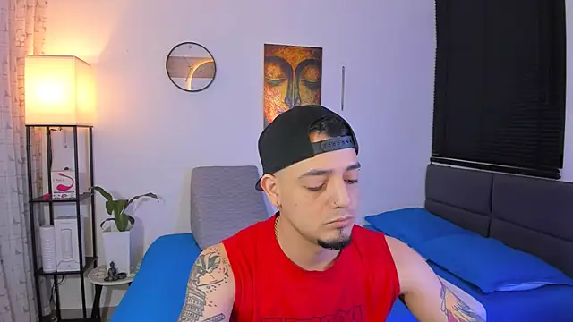 Snapshot of alejandro_calderon1 chatting on 06-07-26, 02:27 alejandro calderon1 online show from 06-07-26, 02:27