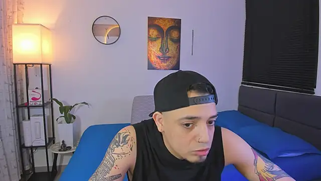 Snapshot of alejandro_calderon1 chatting on 06-10-26, 12:33 alejandro calderon1 online show from 06-10-26, 12:33