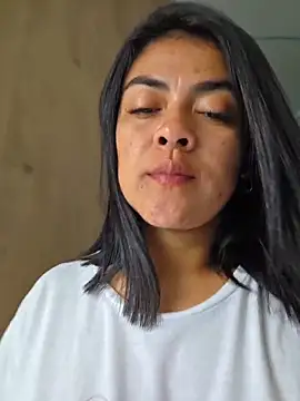 Snapshot of Hannah-grace chatting on 05-08-26, 11:59 Hannah-grace online show from 05-08-26, 11:59