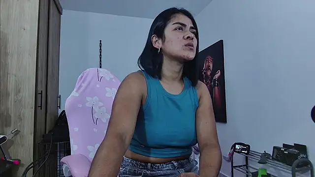 Snapshot of Hannah-grace chatting on 05-24-26, 12:54 Hannah-grace online show from 05-24-26, 12:54