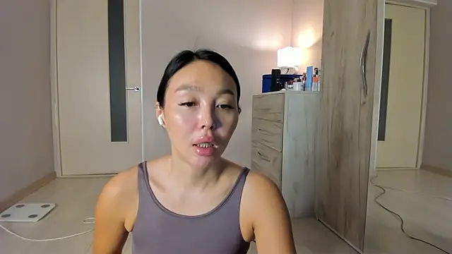 Snapshot of keiko_hot chatting on 05-12-26, 03:03 keiko hot online show from 05-12-26, 03:03