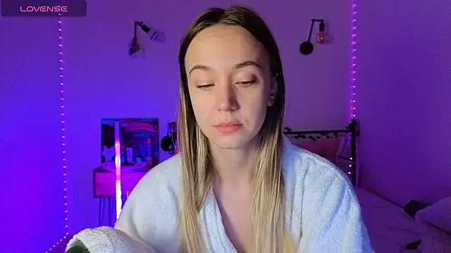 Snapshot of SexyCocobutt chatting on 10-23-25, 07:18 SexyCocobutt online show from 10-23-25, 07:18