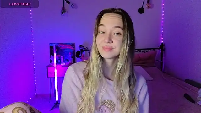 Snapshot of SexyCocobutt chatting on 10-24-25, 07:38 SexyCocobutt online show from 10-24-25, 07:38