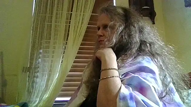 Snapshot of DestineeLoverGirl chatting on 06-18-26, 01:59 DestineeLoverGirl online show from 06-18-26, 01:59