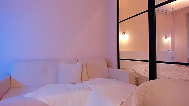 Lunaonekiss online show from 02-06-25, 02:44