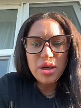 MeghanXO online show from 10-14-25, 01:12