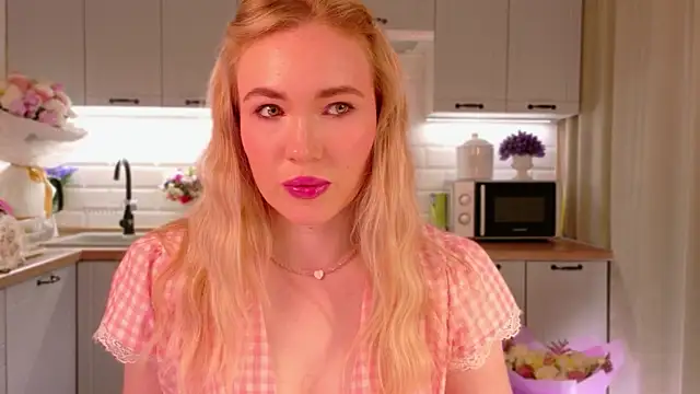 Snapshot of Veronika_Mitchel chatting on 11-29-25, 03:04 Veronika Mitchel online show from 11-29-25, 03:04