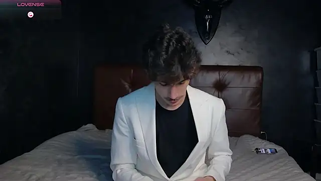 Snapshot of DanielCrush1 chatting on 11-28-25, 03:25 DanielCrush1 online show from 11-28-25, 03:25